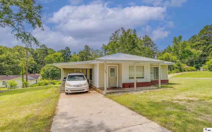 Property Photo: 502 James Avenue LA 71241