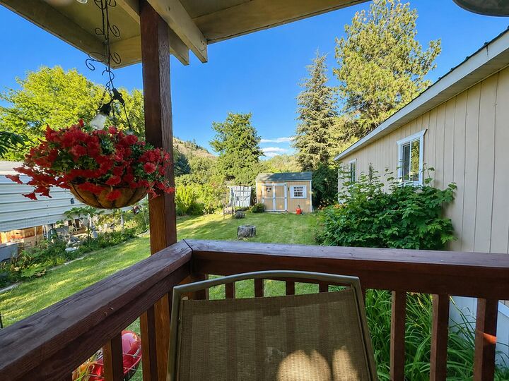 Property Photo:  1030 W 3rd Ave  WA 99141 