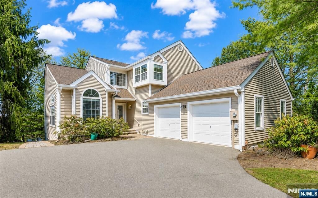 Property Photo: 15 Ryan Lane NJ 07035
