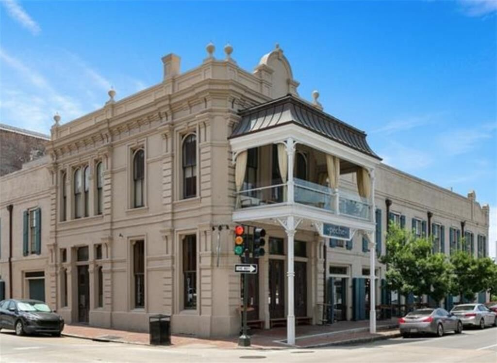 Property Photo: 450 Julia Street 3E LA 70130