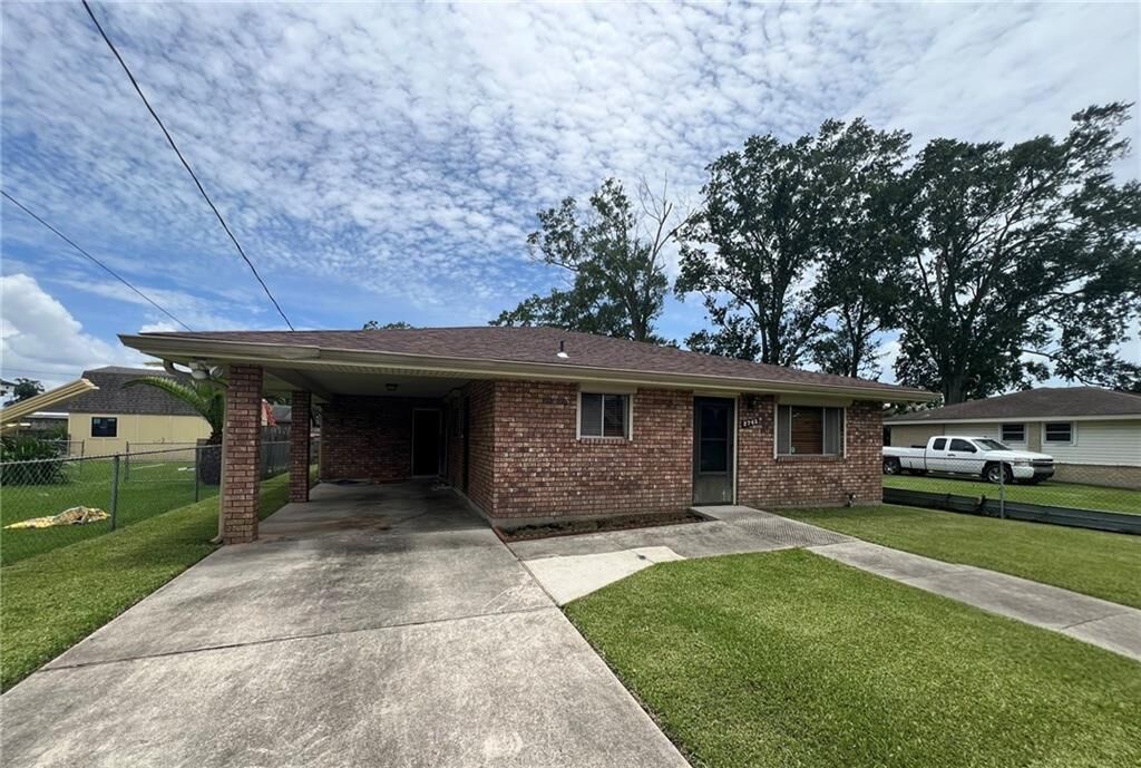 Property Photo:  2745 Annette Drive  LA 70072 