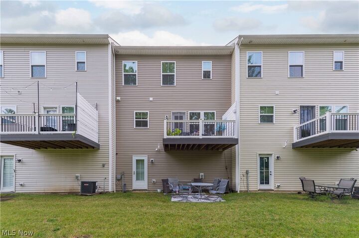 Property Photo:  1422 Chateau Place  OH 44011 