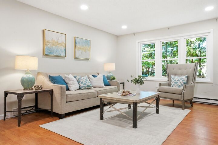 Property Photo: 14 Turnbuckle Lane NH 03054