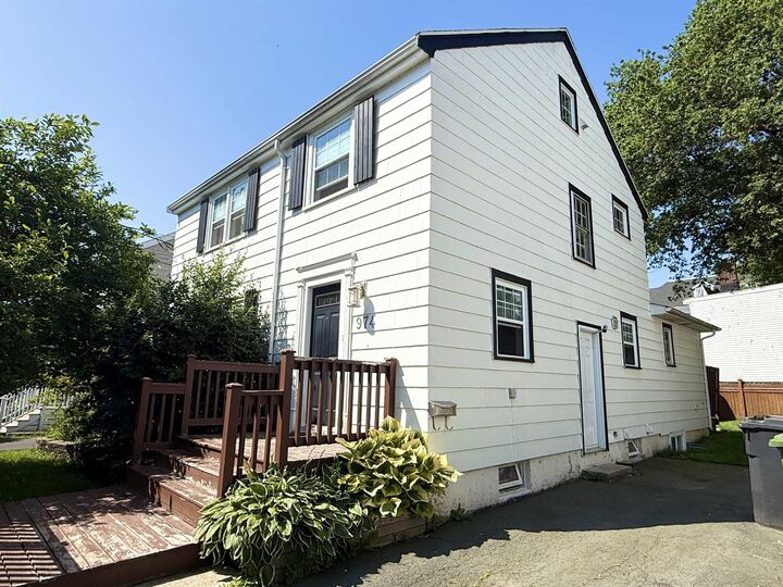974 McLean Street — photo 1