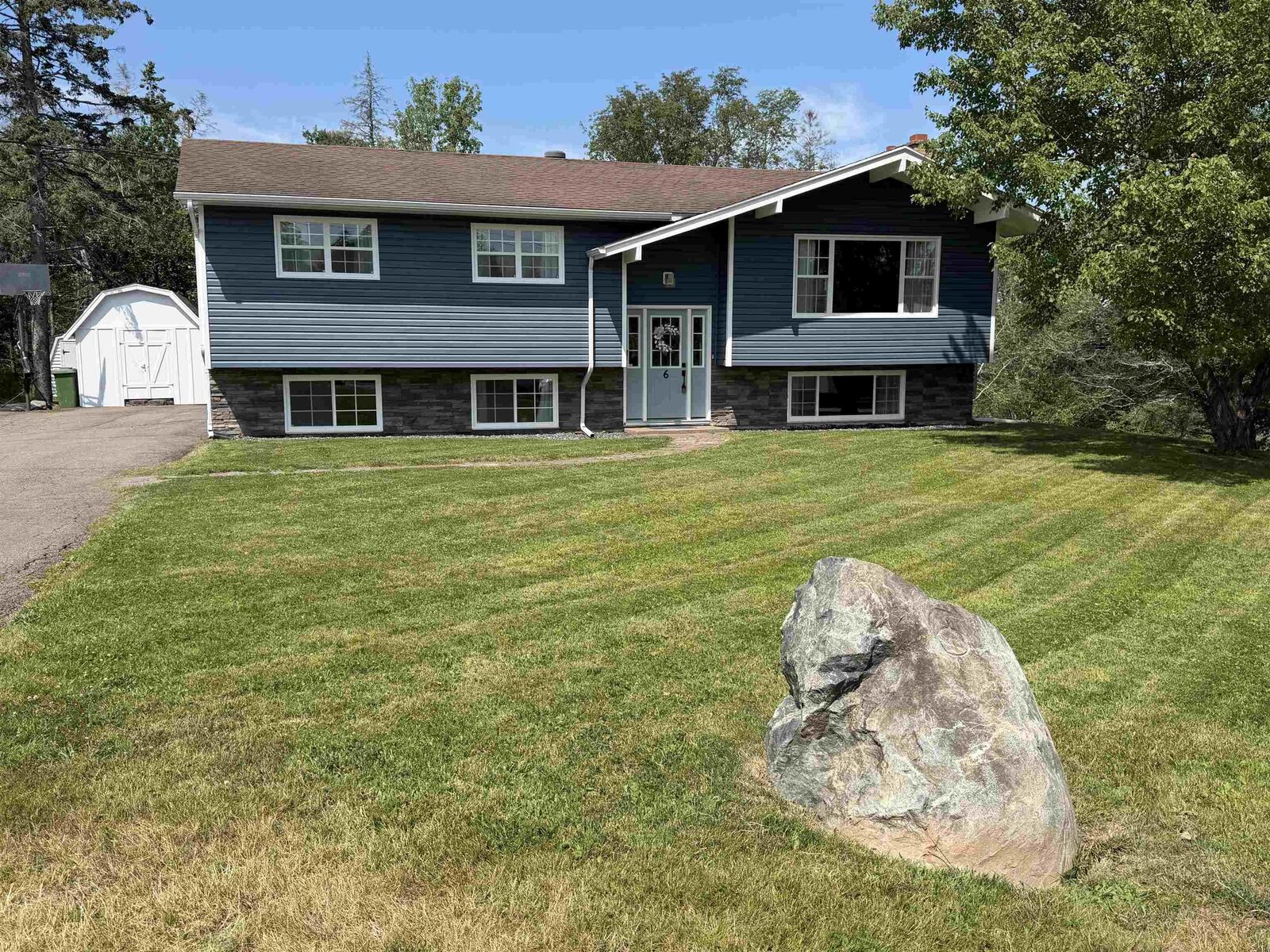 Property Photo:  6 Spruce Court  NS B2N 5H7 