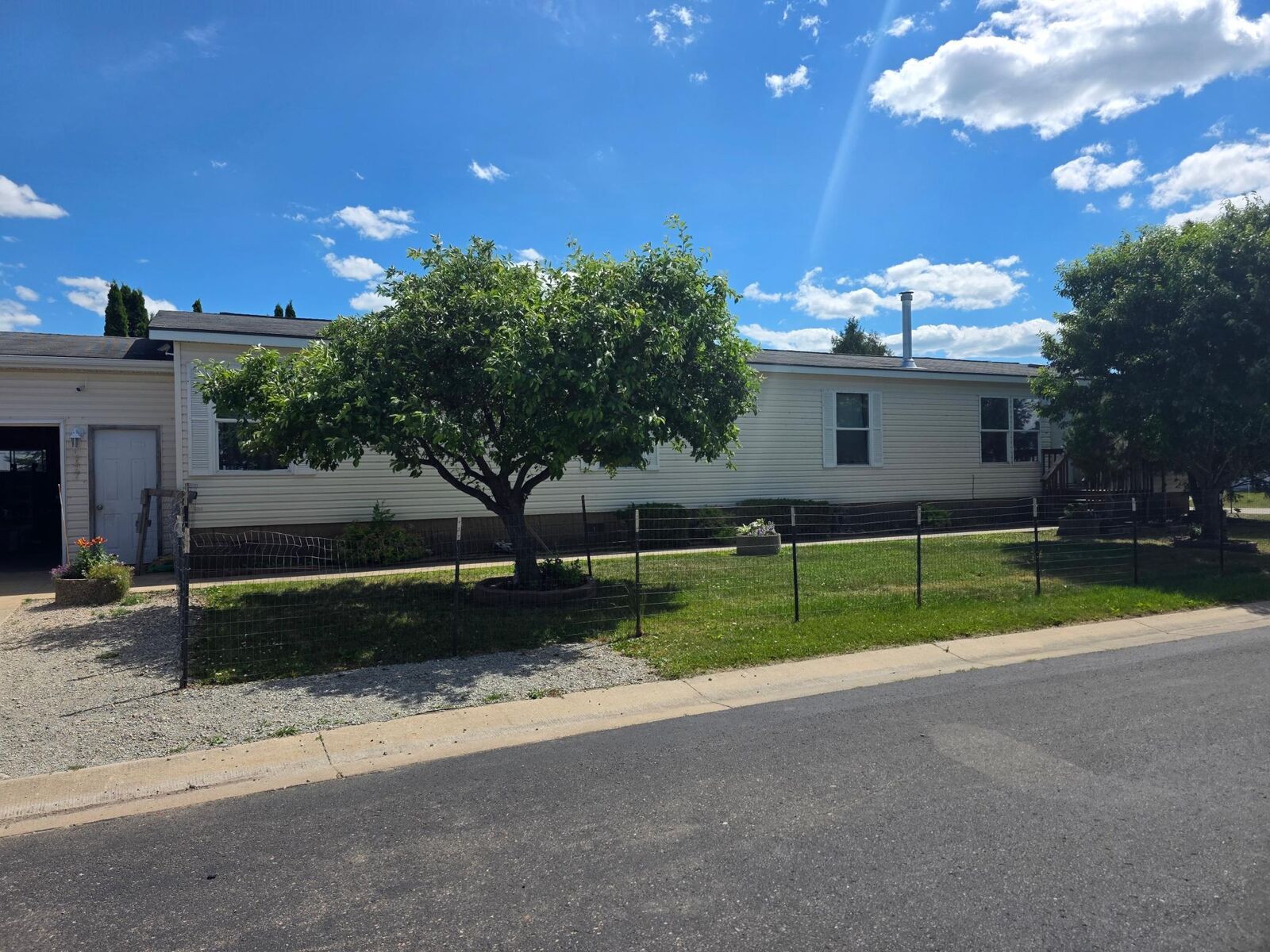 Property Photo:  157 Southfork Drive SE  MN 55944 