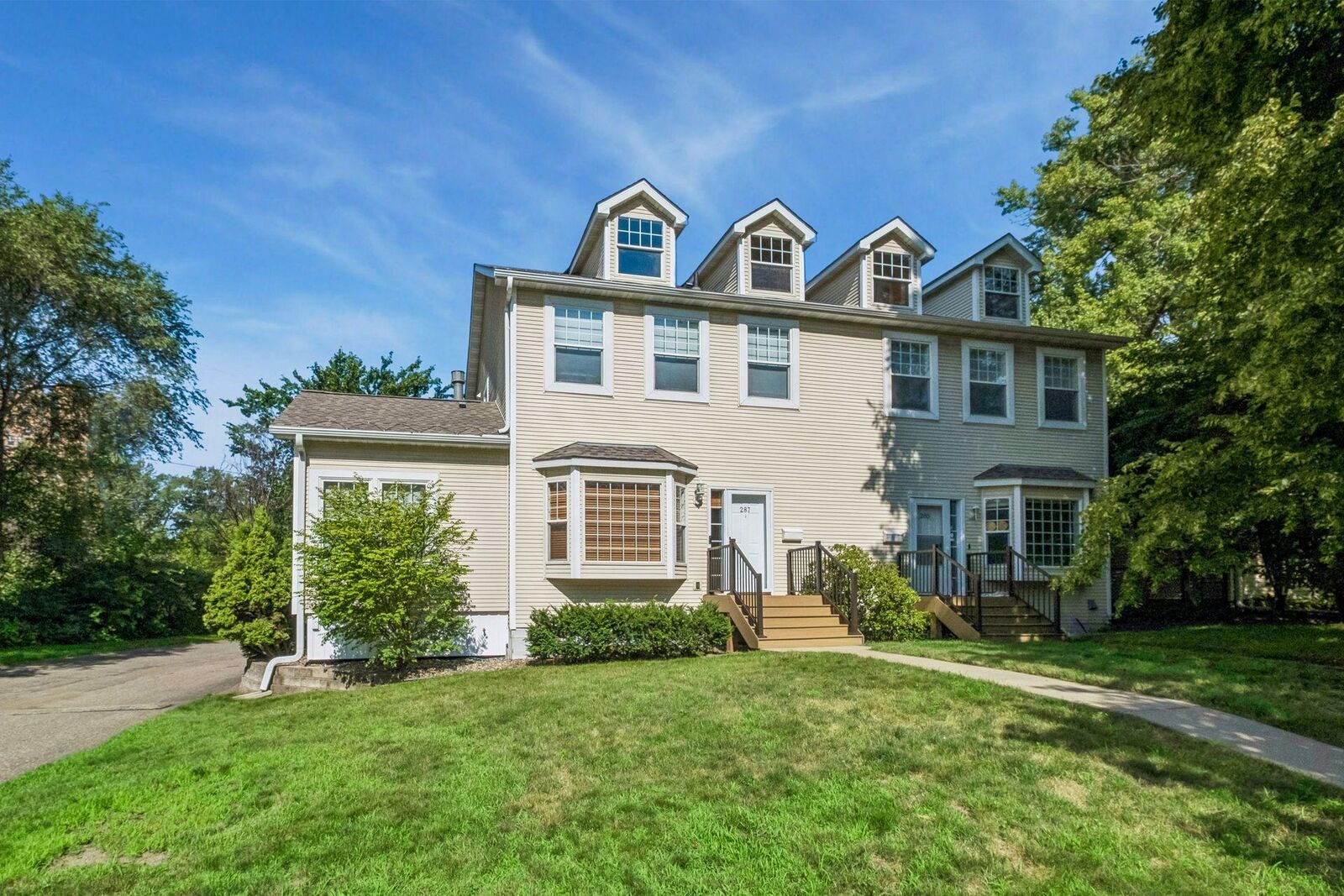Property Photo: 287 Lexington Parkway S MN 55105