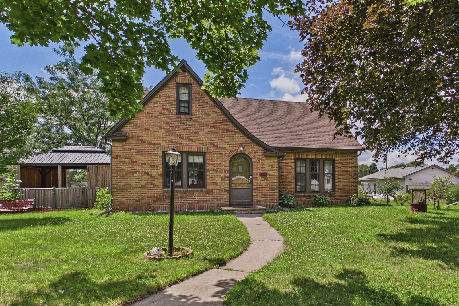 Property Photo:  513 5th Street  MN 55334 