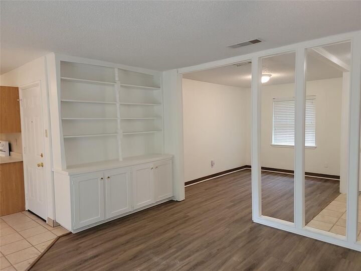 Property Photo:  1000 Springdale Road  TX 76021 