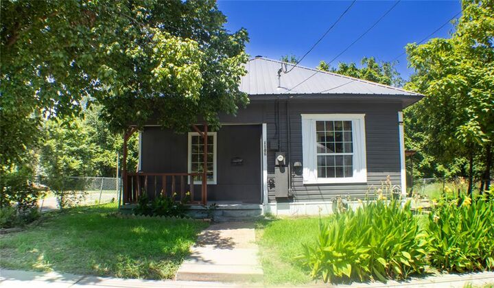 Property Photo:  1106 6th Street SE  TX 75460 