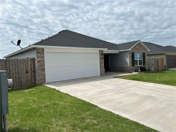Property Photo: 1705 Ace Avenue AR 72734