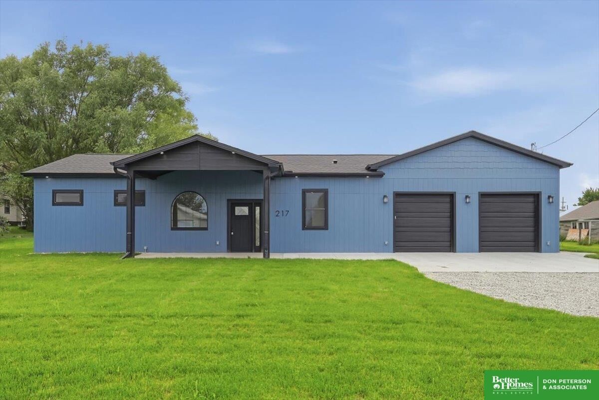 Property Photo:  217 N Cherry Street  NE 68044 
