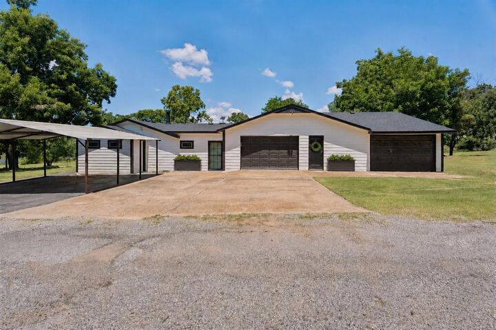 Property Photo: 419027 E 1145 Road OK 74426