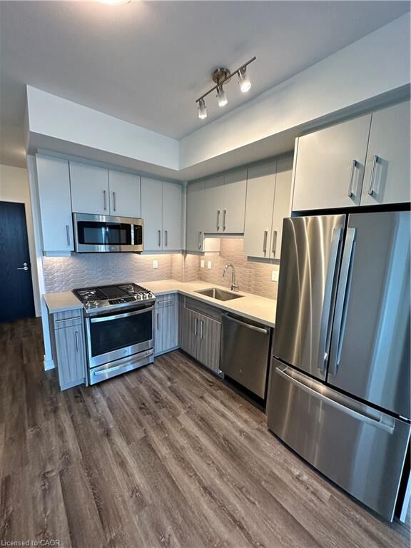 Property Photo:  2007 James Street 705  ON L7R 0G7 