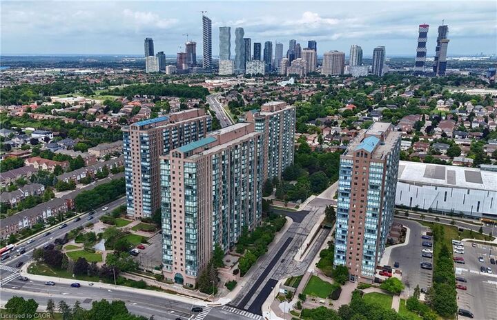 Property Photo: 145 Hillcrest Avenue 1003 ON L5B 3Z1