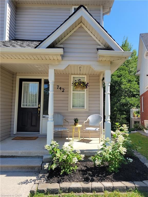 Property Photo:  742 Brookmill Place  ON N2V 2P1 