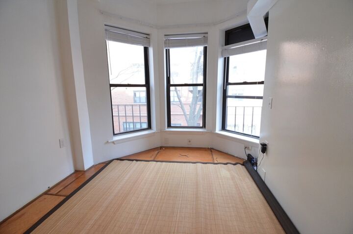 Property Photo:  40 Saint Botolph Street 26  MA 02115 