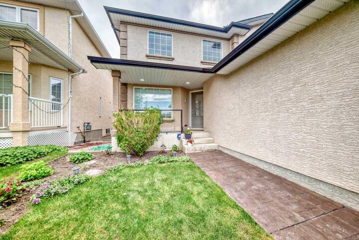 Property Photo: 146 Scenic View Close AB T3L 1Z4