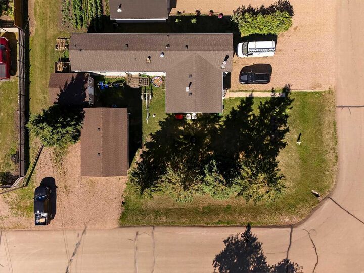 Property Photo:  10201 104 Avenue  AB T0H 2H0 