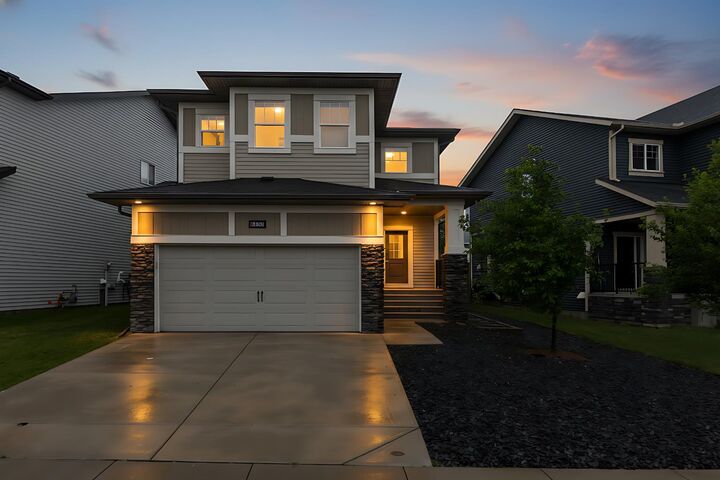 Property Photo: 262 Hillcrest Heights SW AB T4B 3Z2