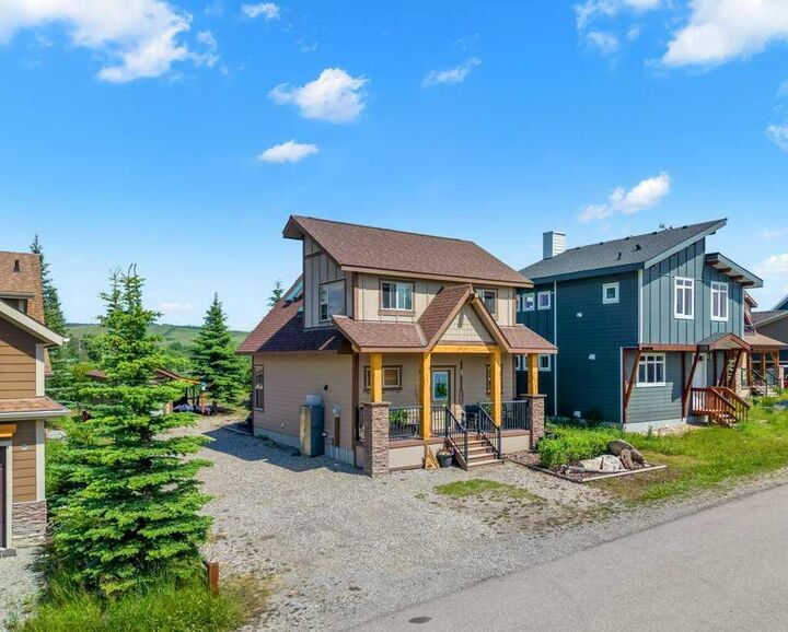 Property Photo:  224 Cottageclub Crescent  AB T4C 1B1 