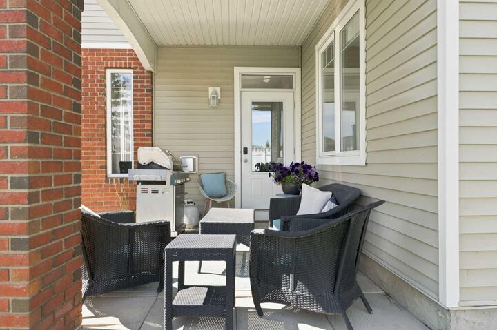 Property Photo: 8000 Wentworth Drive SW 1001 AB T3C 0A2