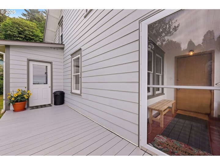 Property Photo: 561 Rivington St OR 97103
