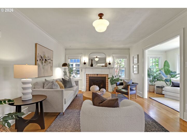 Property Photo: 3335 NE Holladay St OR 97232