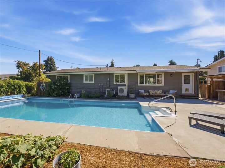 Property Photo: 1116 Wedgewood Avenue WA 98801