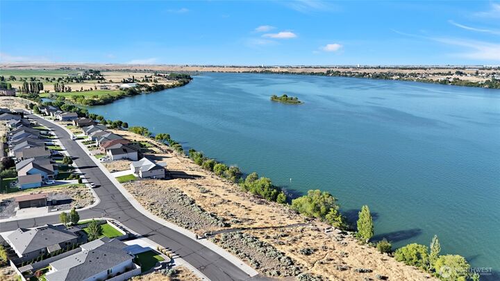 Property Photo:  3973  Edwards Road NE  WA 98837 