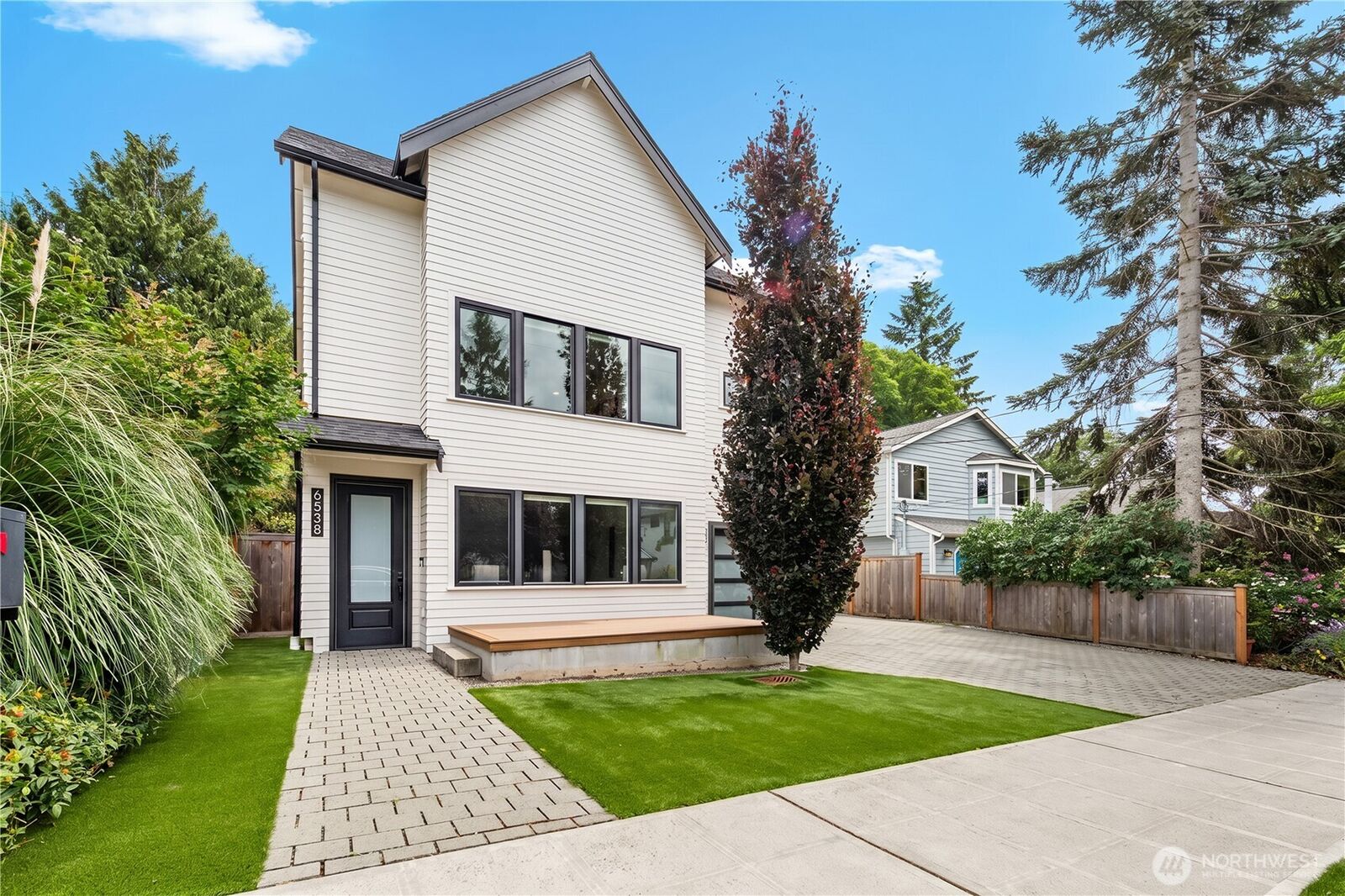 Property Photo:  6538  11th Avenue NW 1  WA 98117 