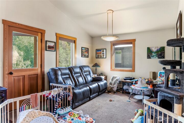 Property Photo:  308  Washington Street  WA 98862 