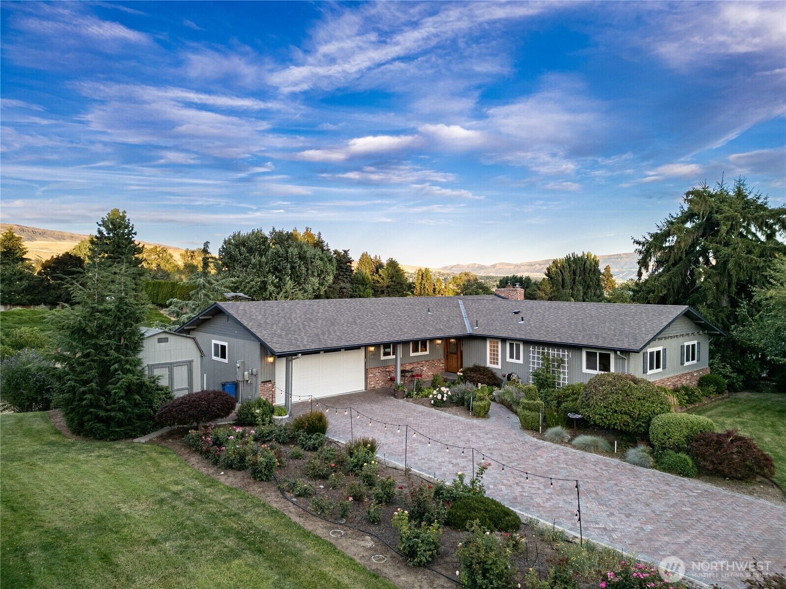 Property Photo:  3275  Burch Mountain Road  WA 98801 