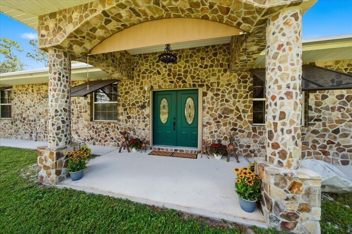 Property Photo:  4207 Fortuna Avenue  FL 32950 