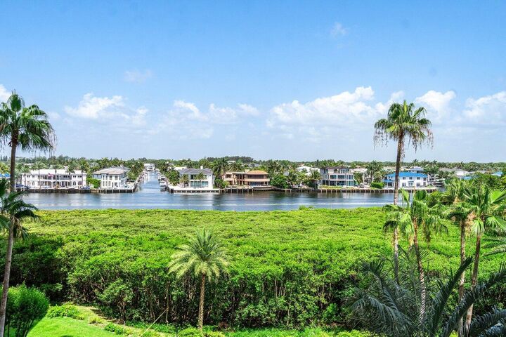 Property Photo: 3720 S Ocean Boulevard 406 FL 33487