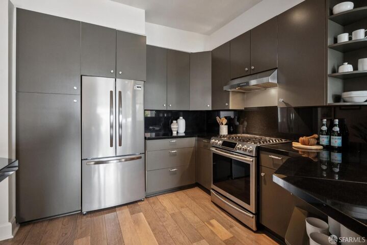 Property Photo:  838 Bay Street  CA 94109 