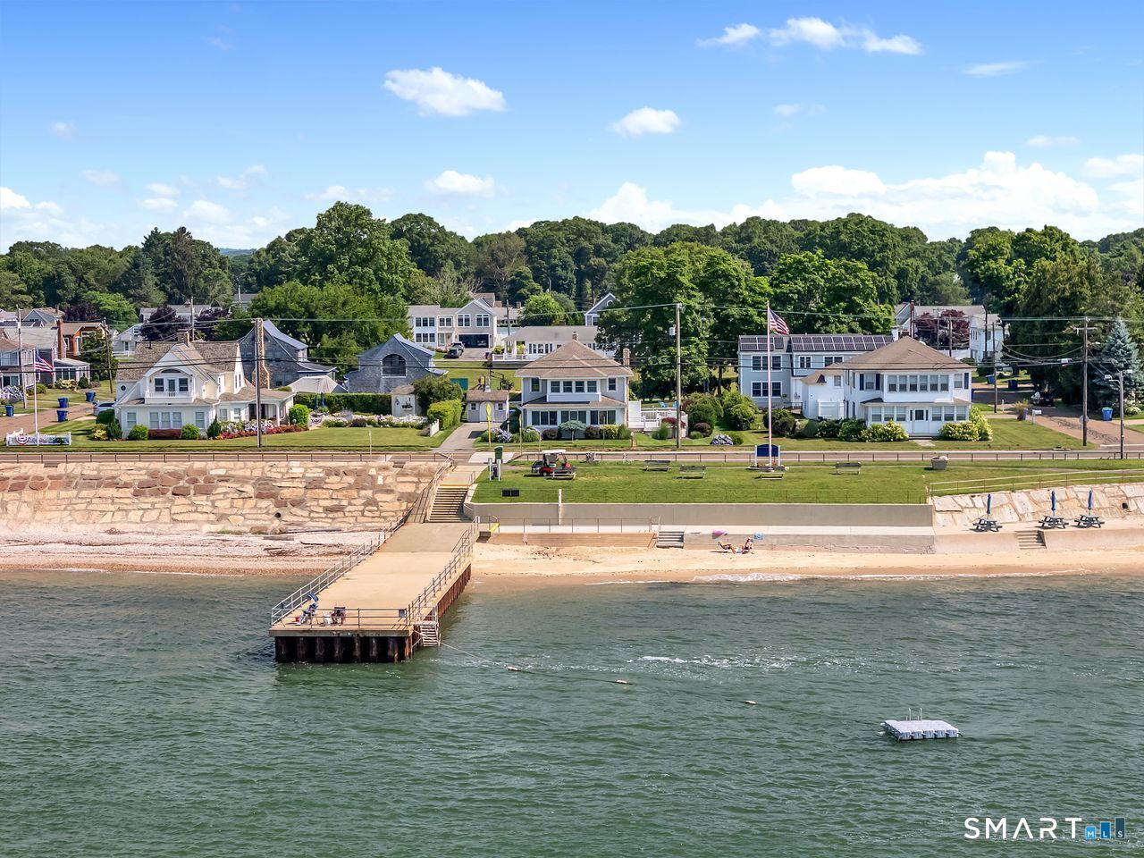 Property Photo:  420 Maple Avenue  CT 06475 