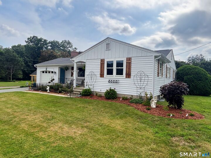 Property Photo:  1 Kirtland Avenue  CT 06412 