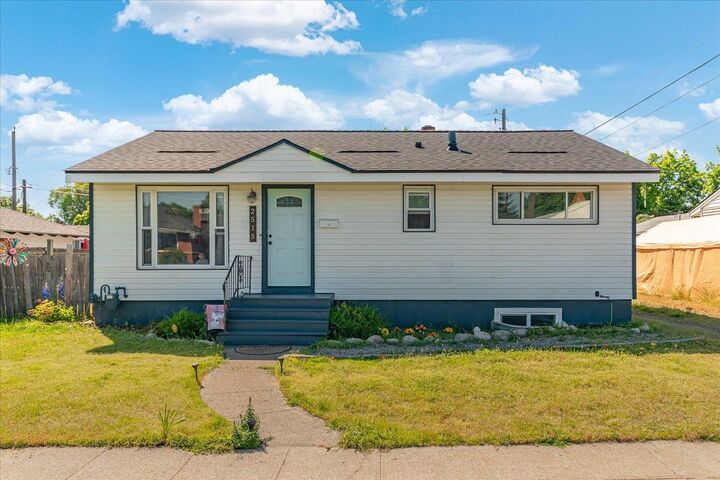 Property Photo:  2515 N Julia St  WA 99217 
