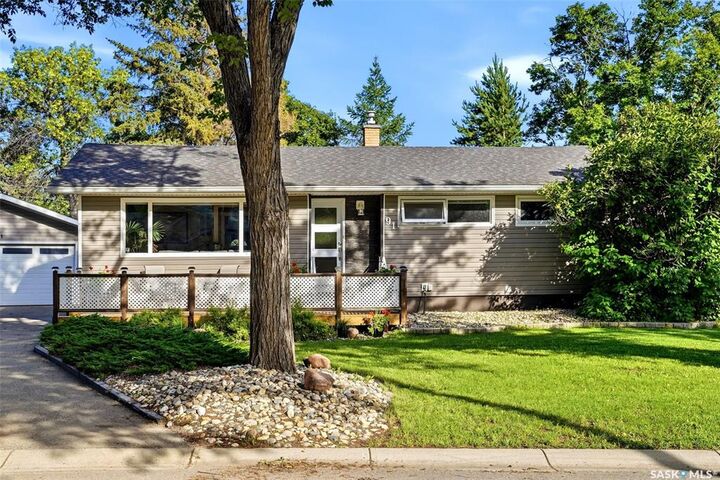 Property Photo:  91 Cardinal Crescent  SK S4S 3H8 