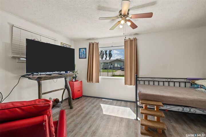 Property Photo: 150 31st Street E SK S6V 1Z9