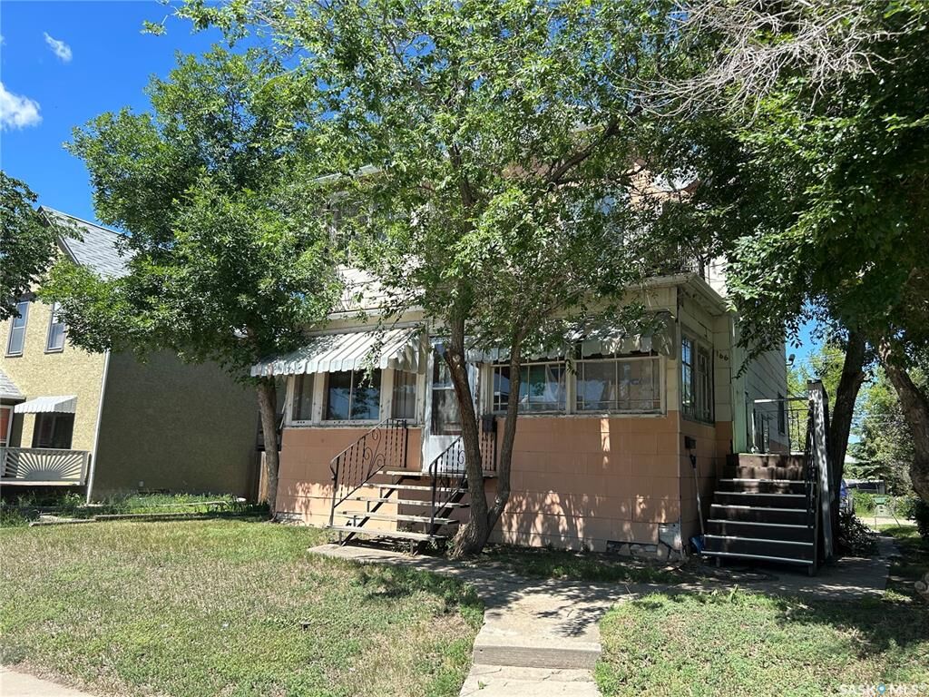 Property Photo:  168 Athabasca Street W  SK S6H 2B7 