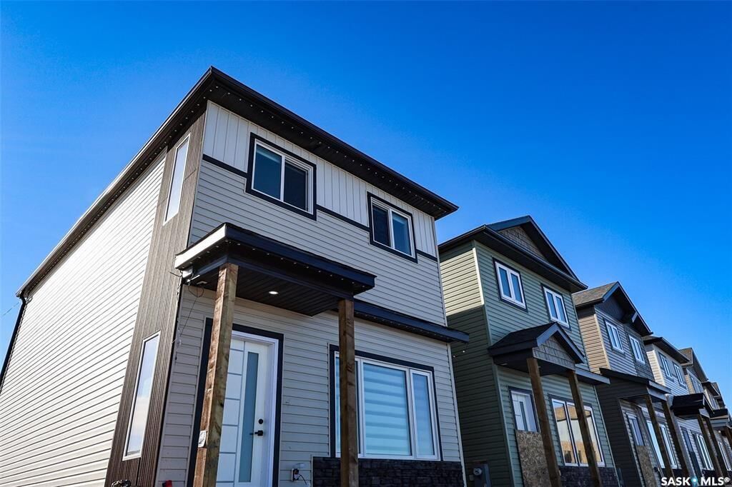 Property Photo:  1543 Richardson Road  SK S7M 0W9 