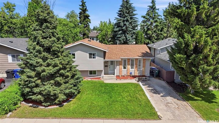 Property Photo:  530 Wathaman Crescent  SK S7K 4P9 