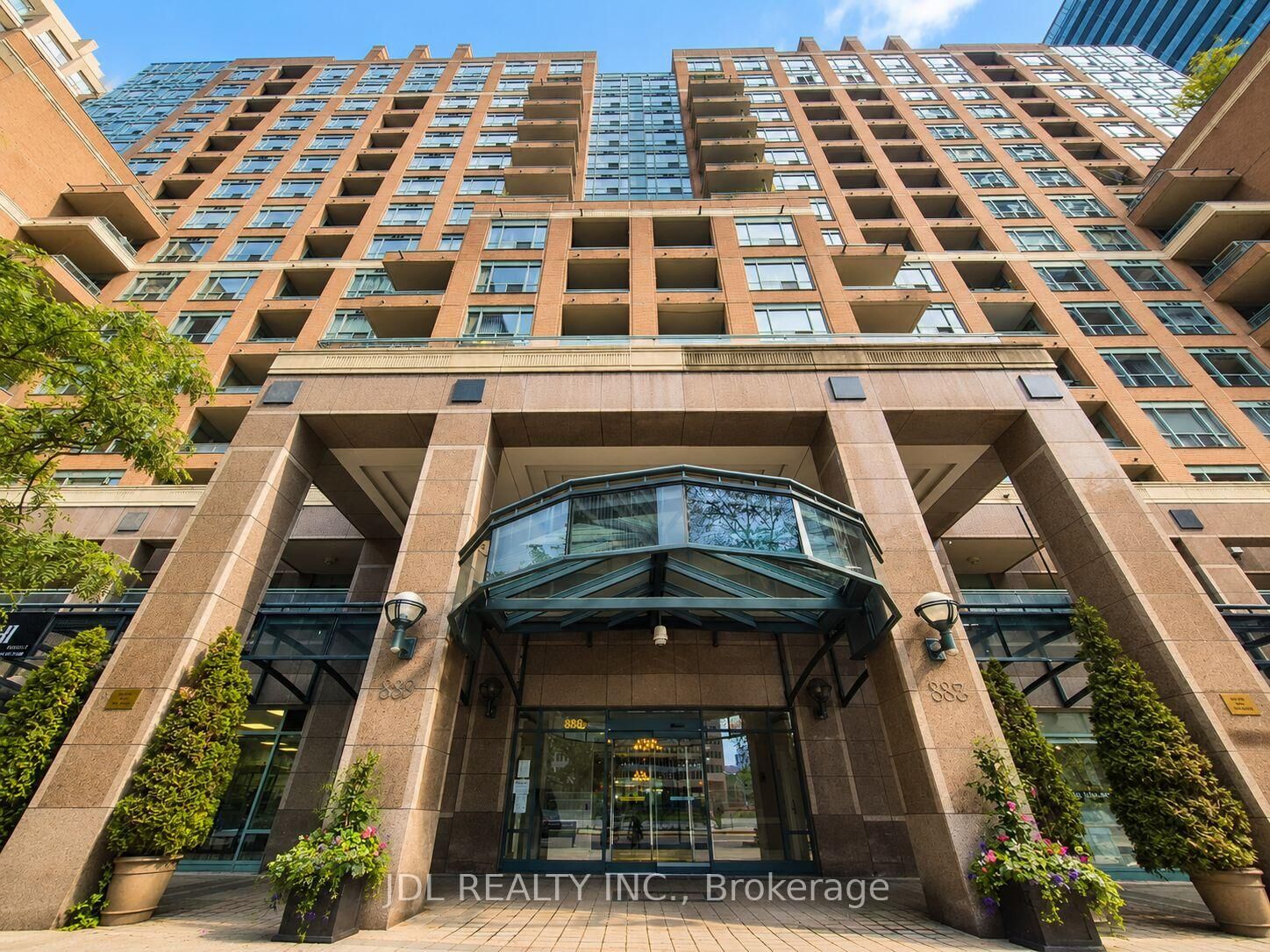 Property Photo:  887 Bay Street 603  ON M5S 3K4 