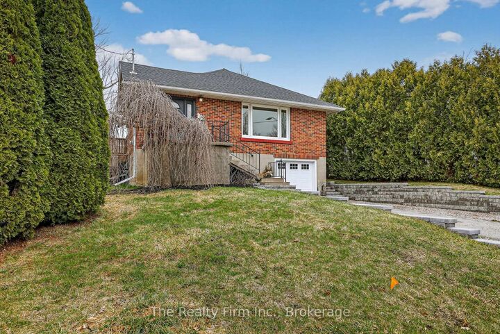 Property Photo: 105 King Street E ON N5C 1G8