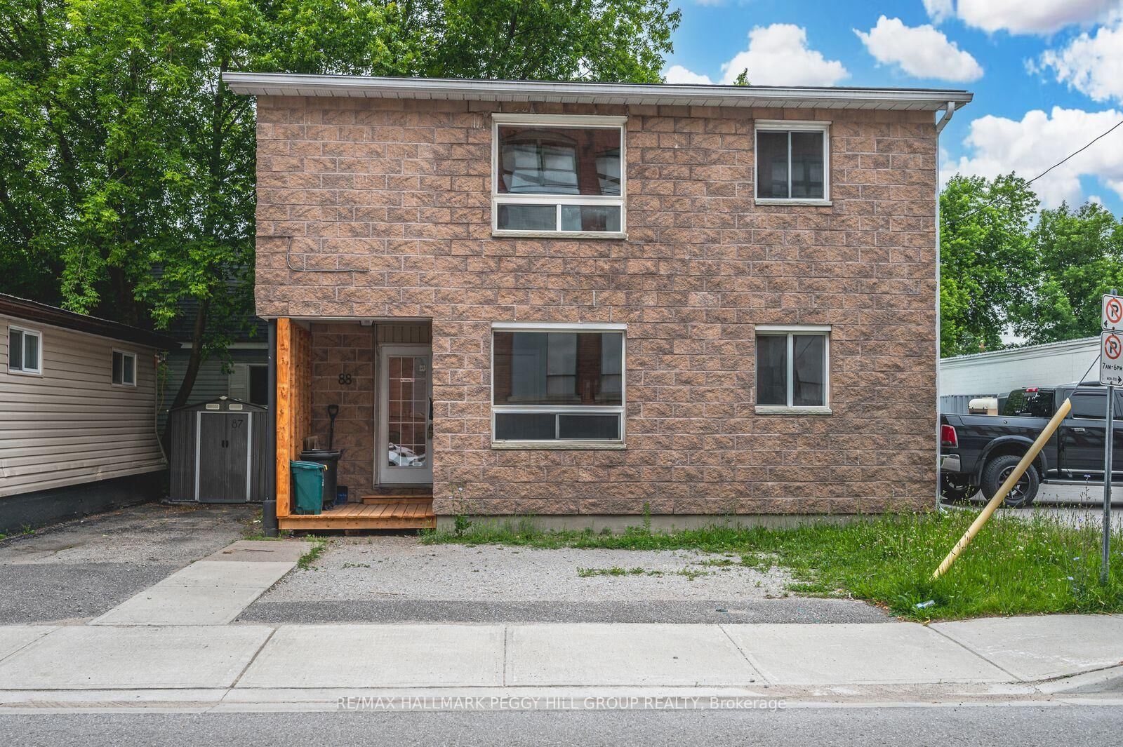 Property Photo:  88 Wyandotte Street Main  ON L3V 5N1 