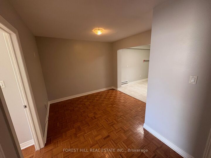 Property Photo:  341 Lakeshore Road E 2  ON L6J 1J4 