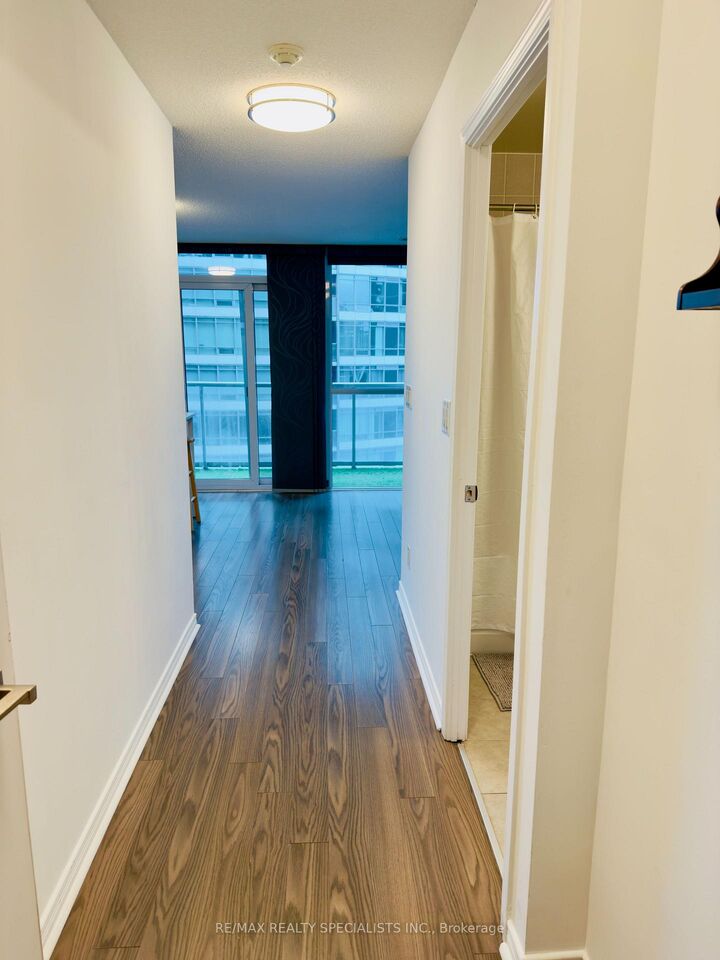 Property Photo:  352 Front Street 1007  ON M5V 1B5 