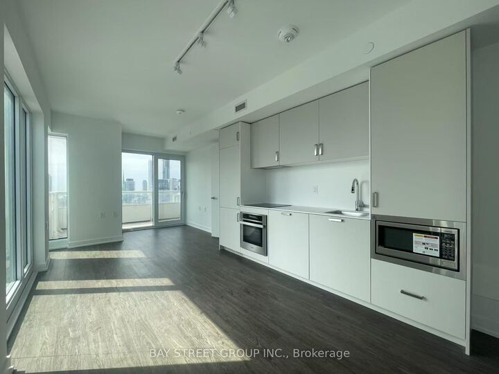 Property Photo:  88 Queen Street E 2003  ON M5C 0B6 